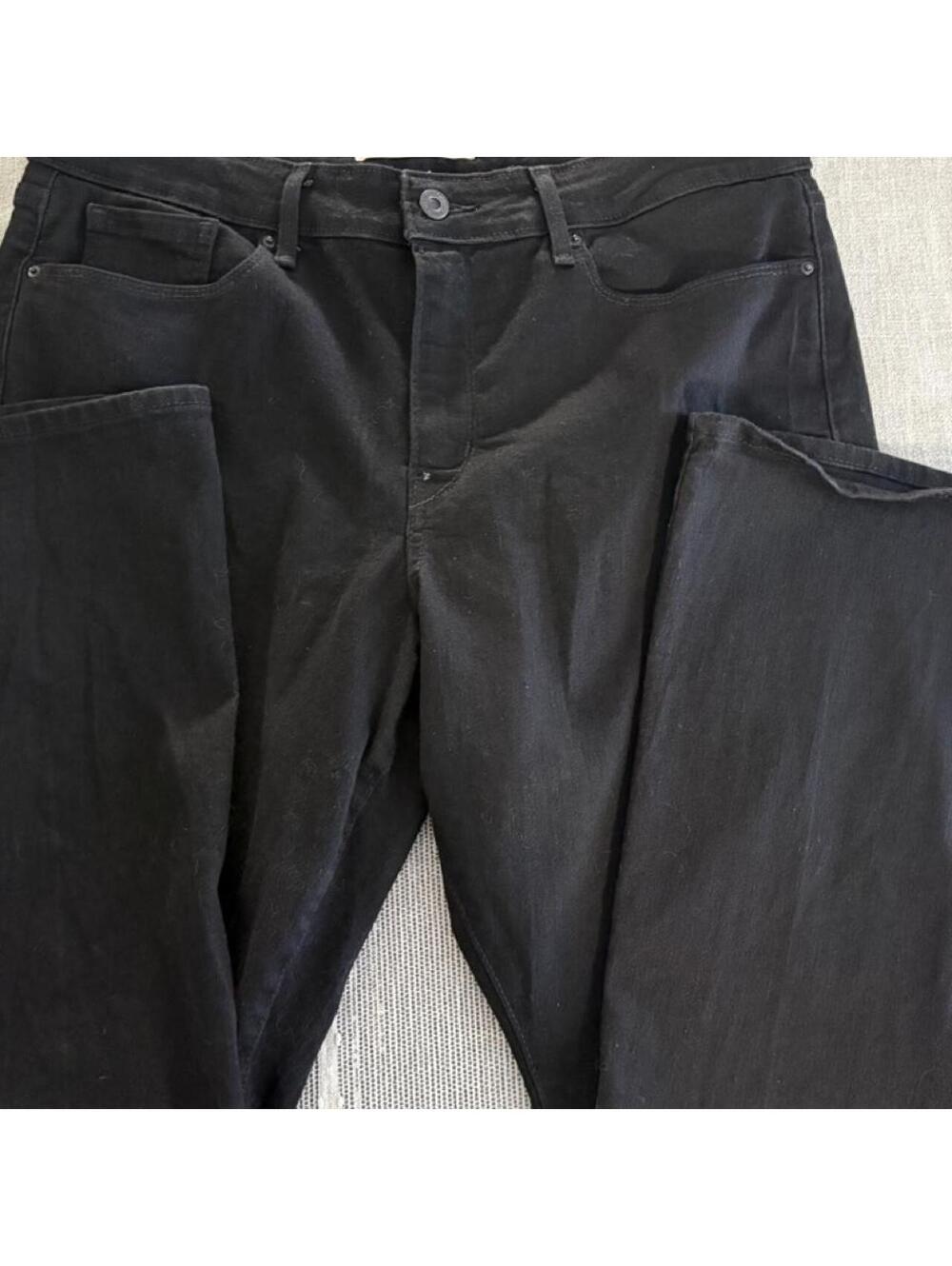Levi S Women's Black Jeans